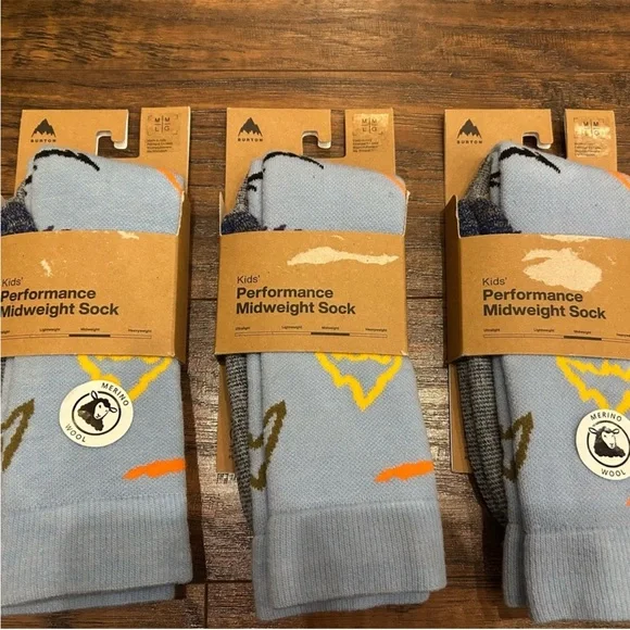 NWT BURTON Kids Merino Wool Performance Midweight Socks 3 pair M-L 2-4 Winter - Picture 2 of 4